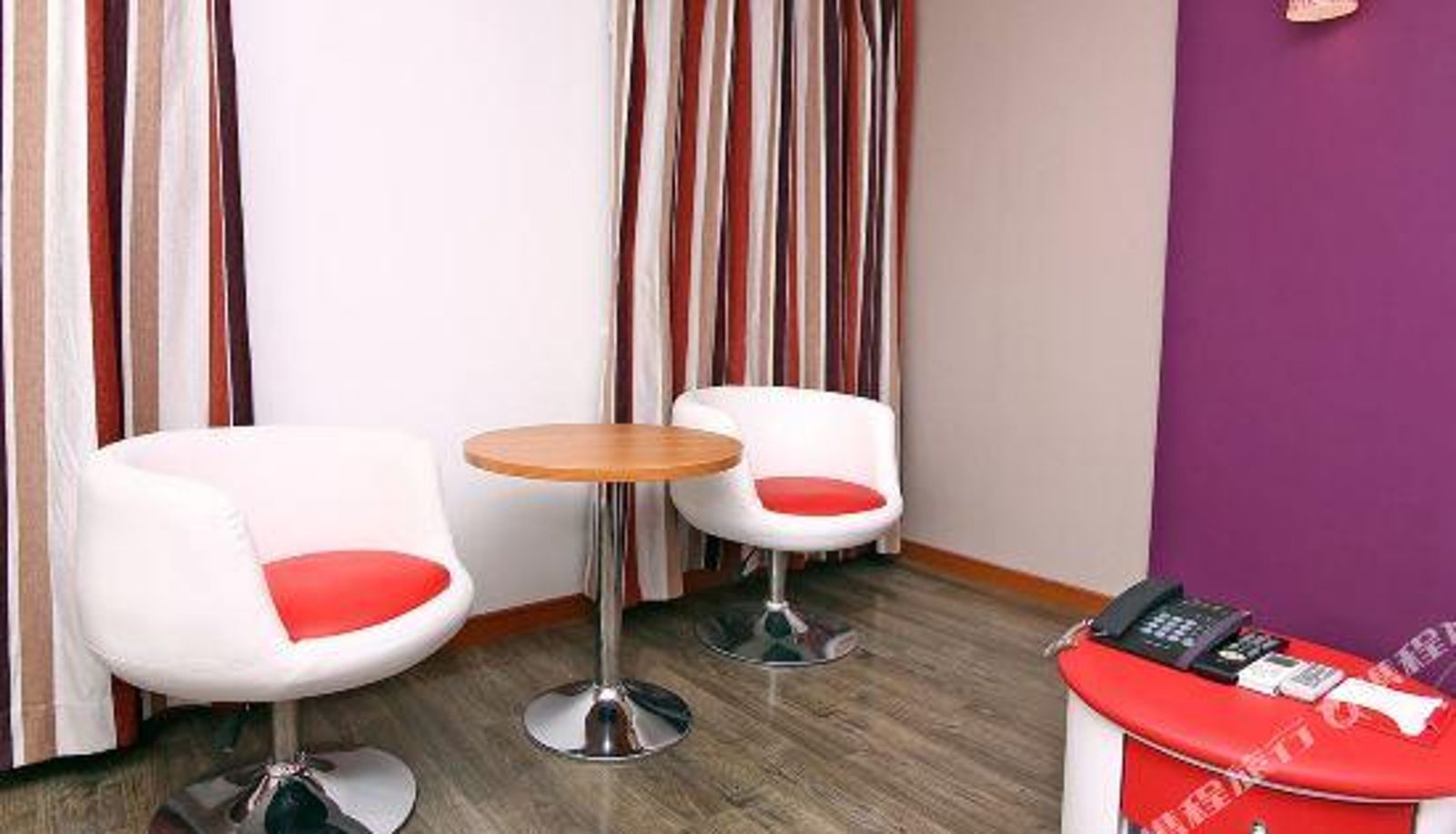 Zimmer - Thank You Inn (Chongming Statium)