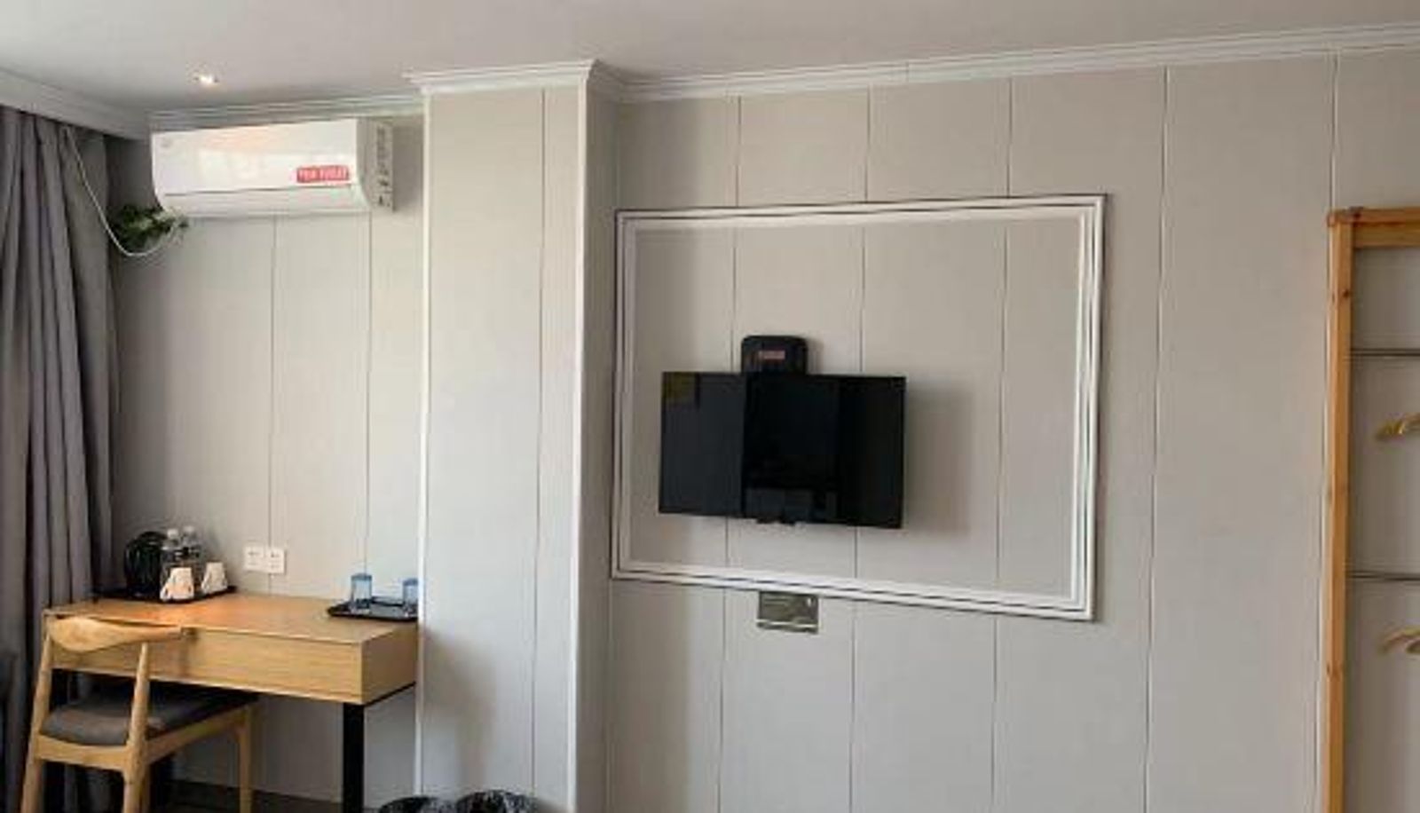 Business room - Yibai Liangpin Hotel (Shanghai Fengxian Situan)