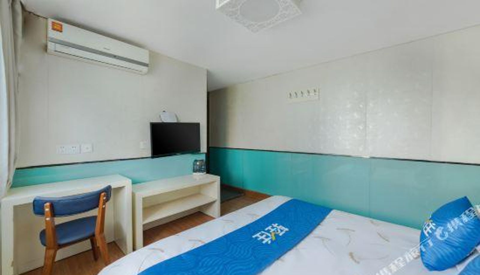 Habitación corporativa - Junius Hotel