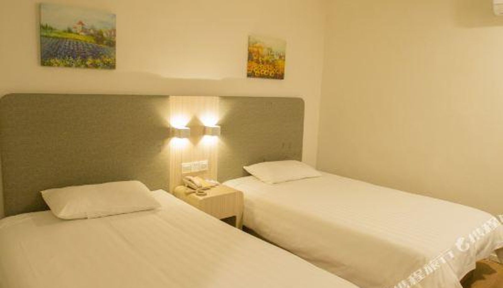 Chambre - Huiting Hotel(North Square of Shanghai Railway Station)