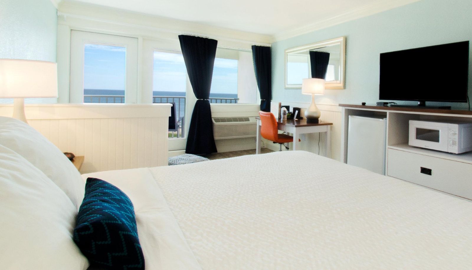 Room - John Yancey Oceanfront Inn