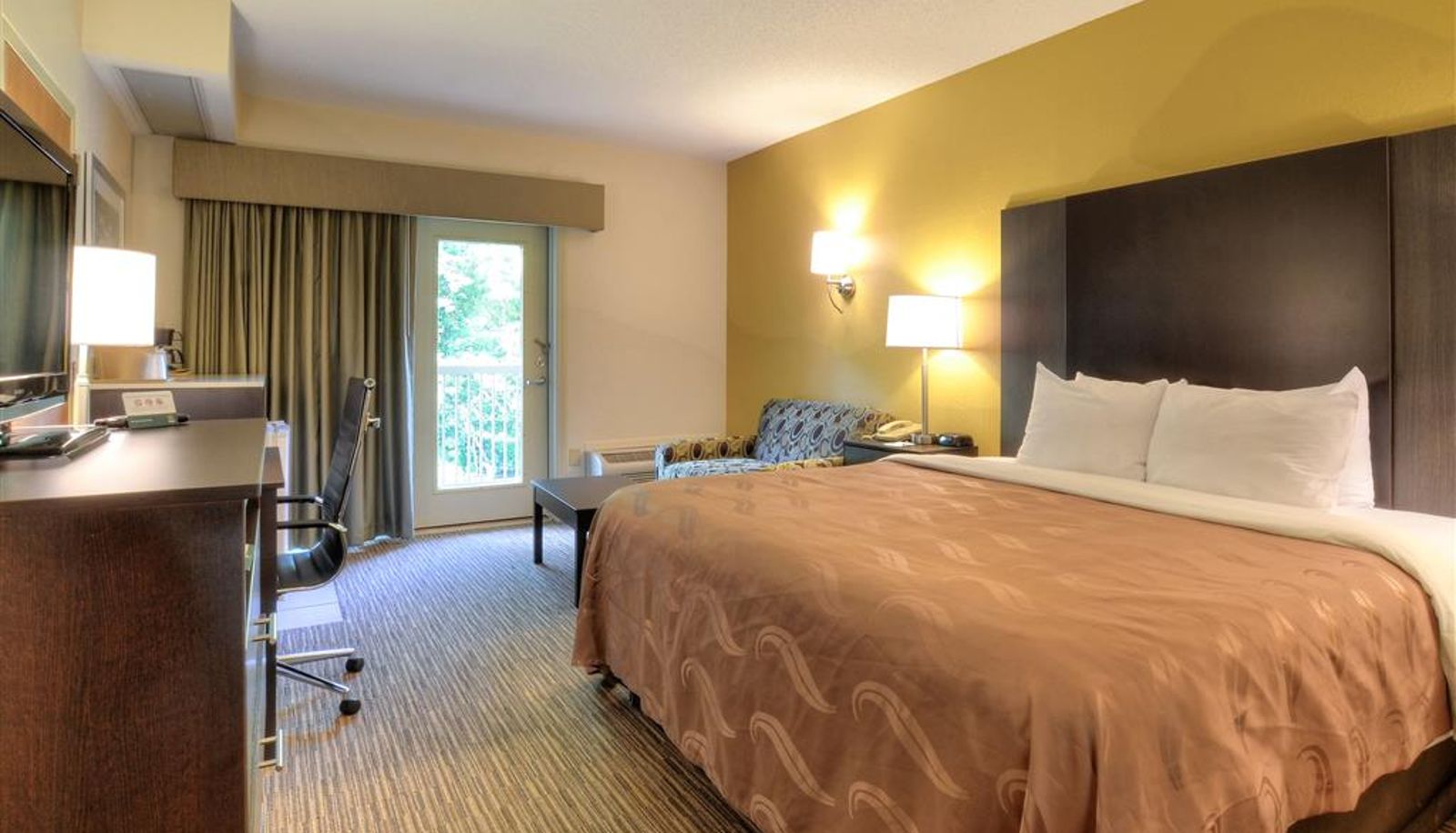 Room - Quality Inn Cherokee Riverside