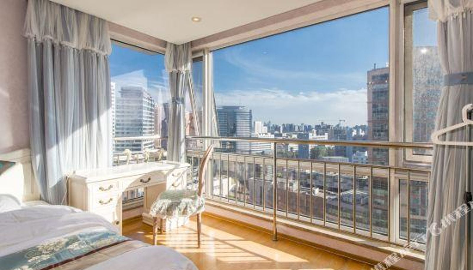 Zimmer - The Love Of Crystal Hotel(Wangjing Youlehui Store)