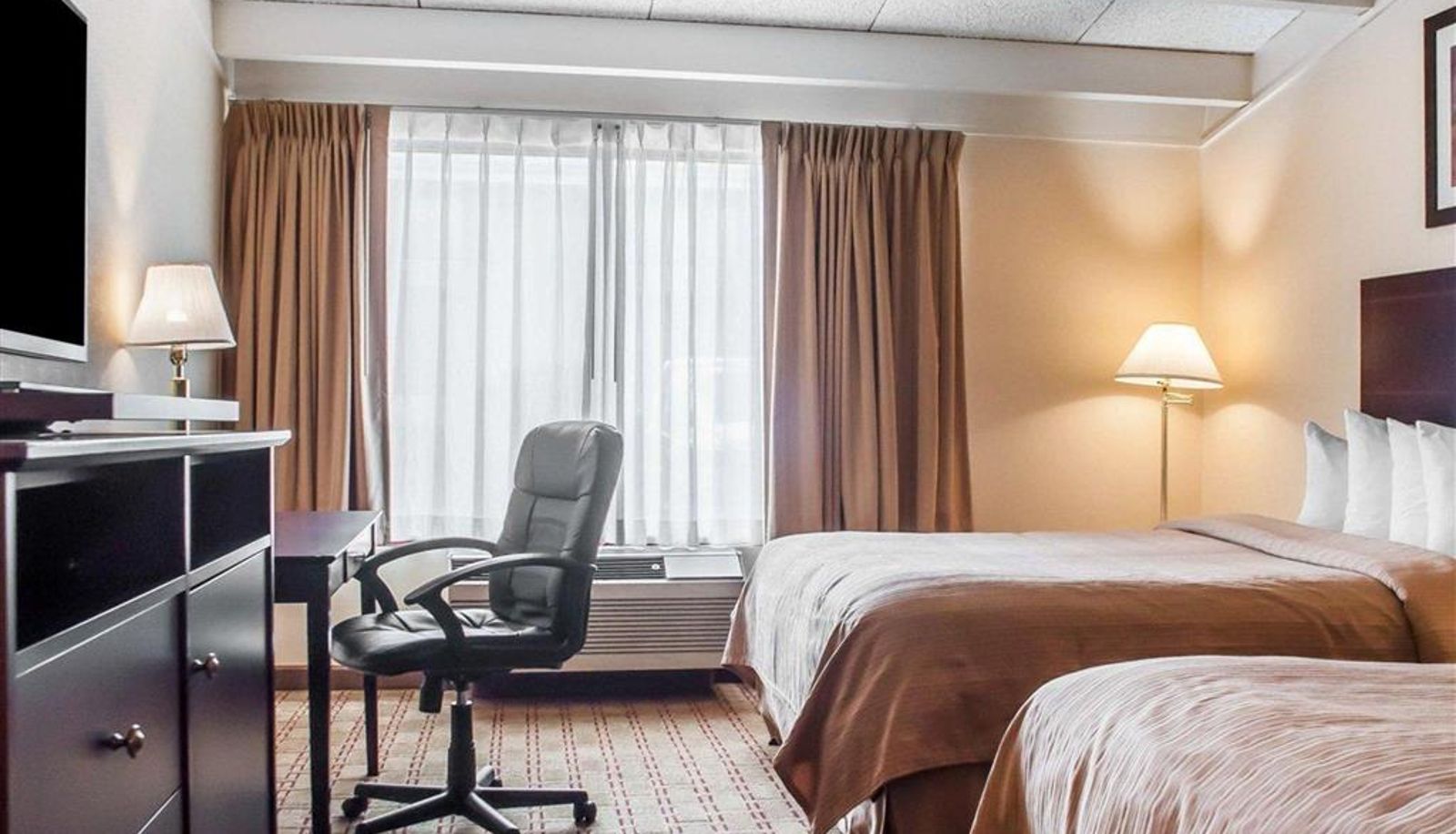 Zimmer - Quality Inn Buffalo Airport