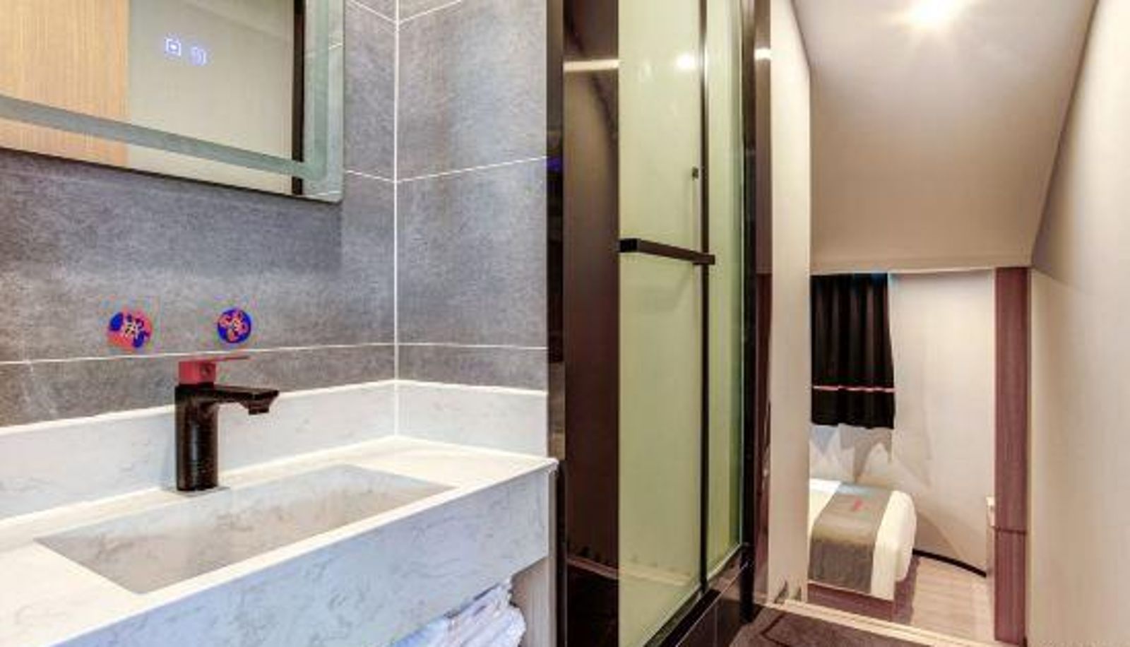 Camera - Junyi Selected Hotel(Beijing West Railway Station North Square Century Temple)