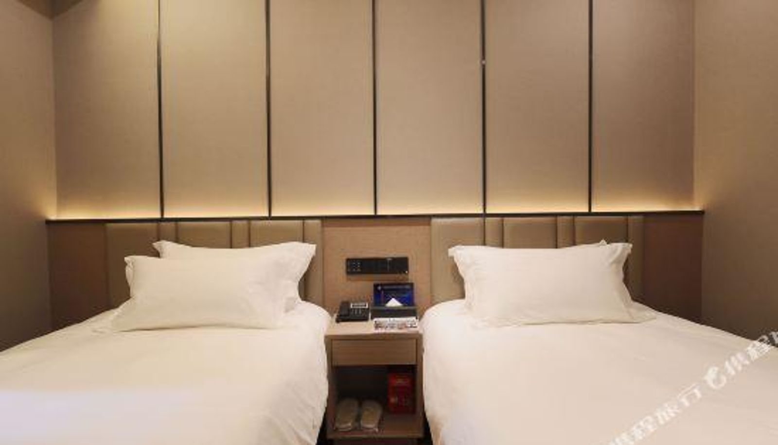 Camera - Hotels in Yorens