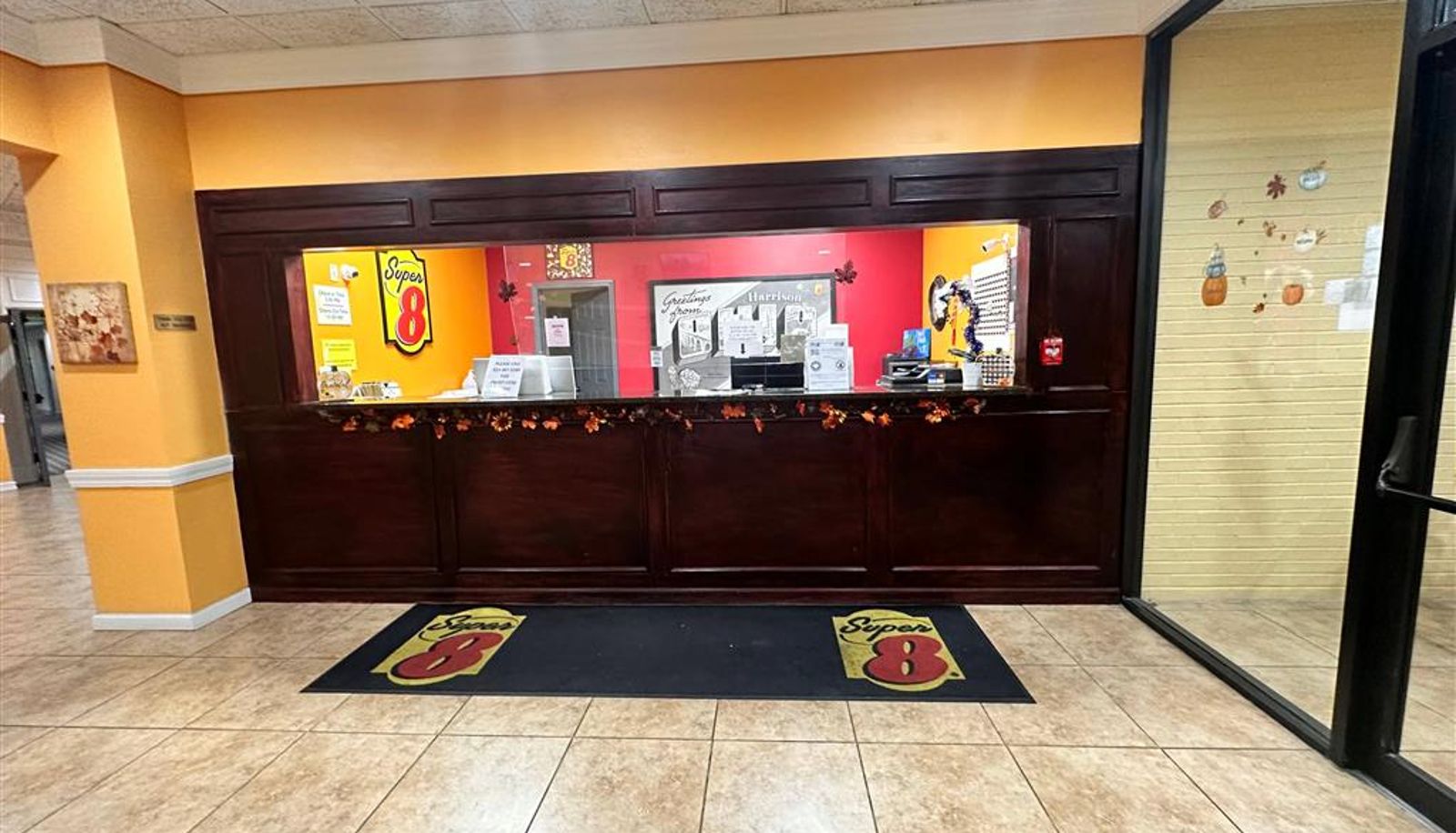 Hall - Super 8 by Wyndham Harrison OH