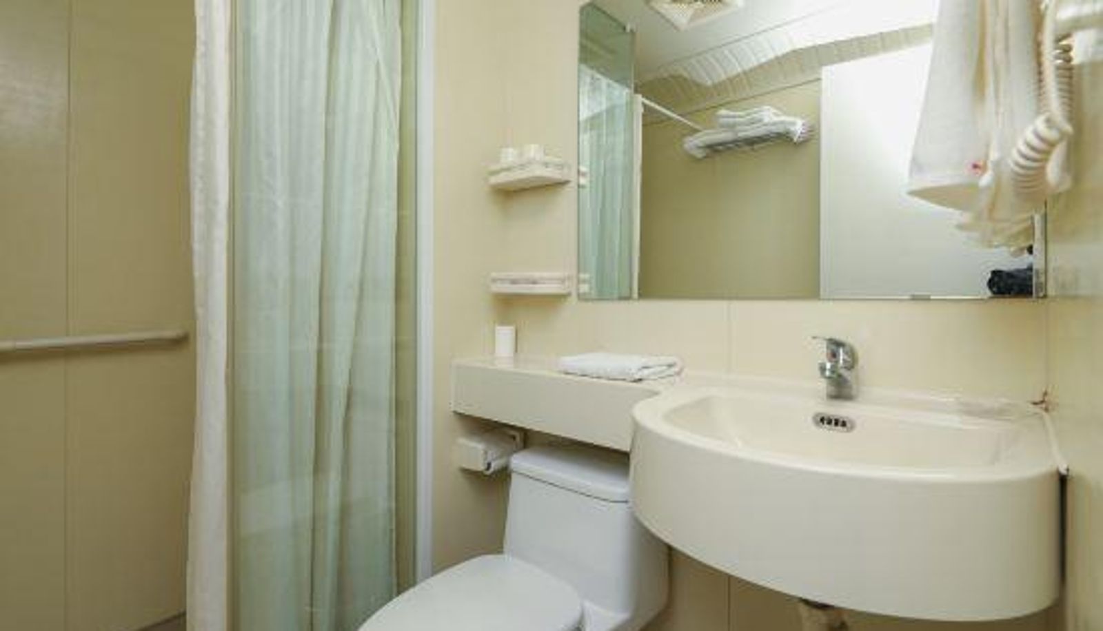 Family room - Century Inn
