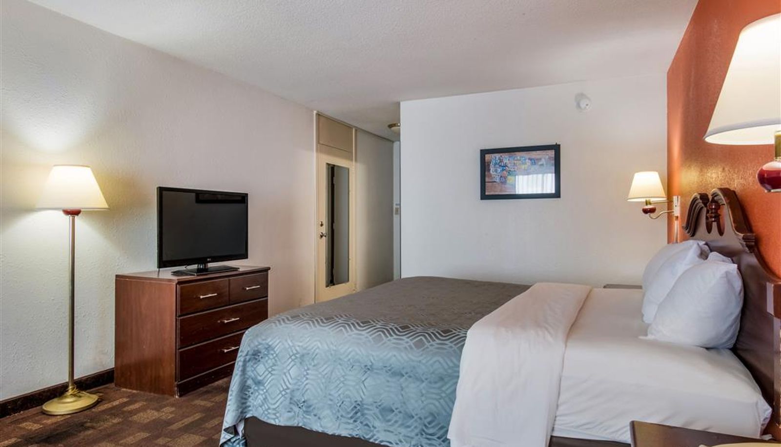 Zimmer - Econo Lodge Inn & Suites Chambersburg Central
