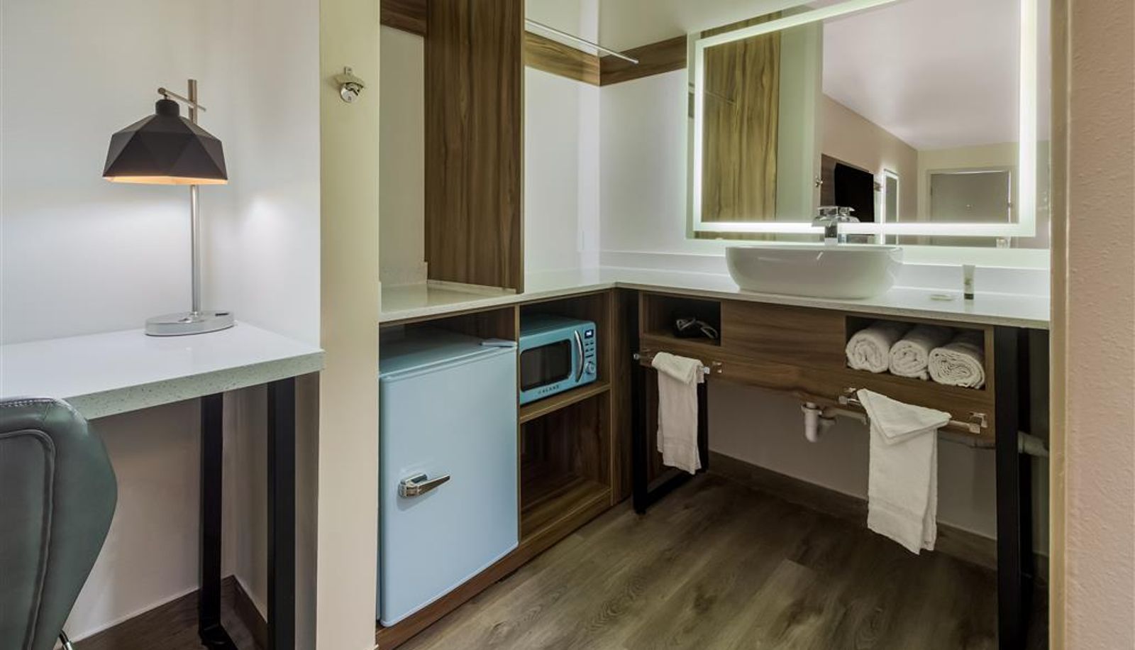 Room - Signature Inn Houston Galleria