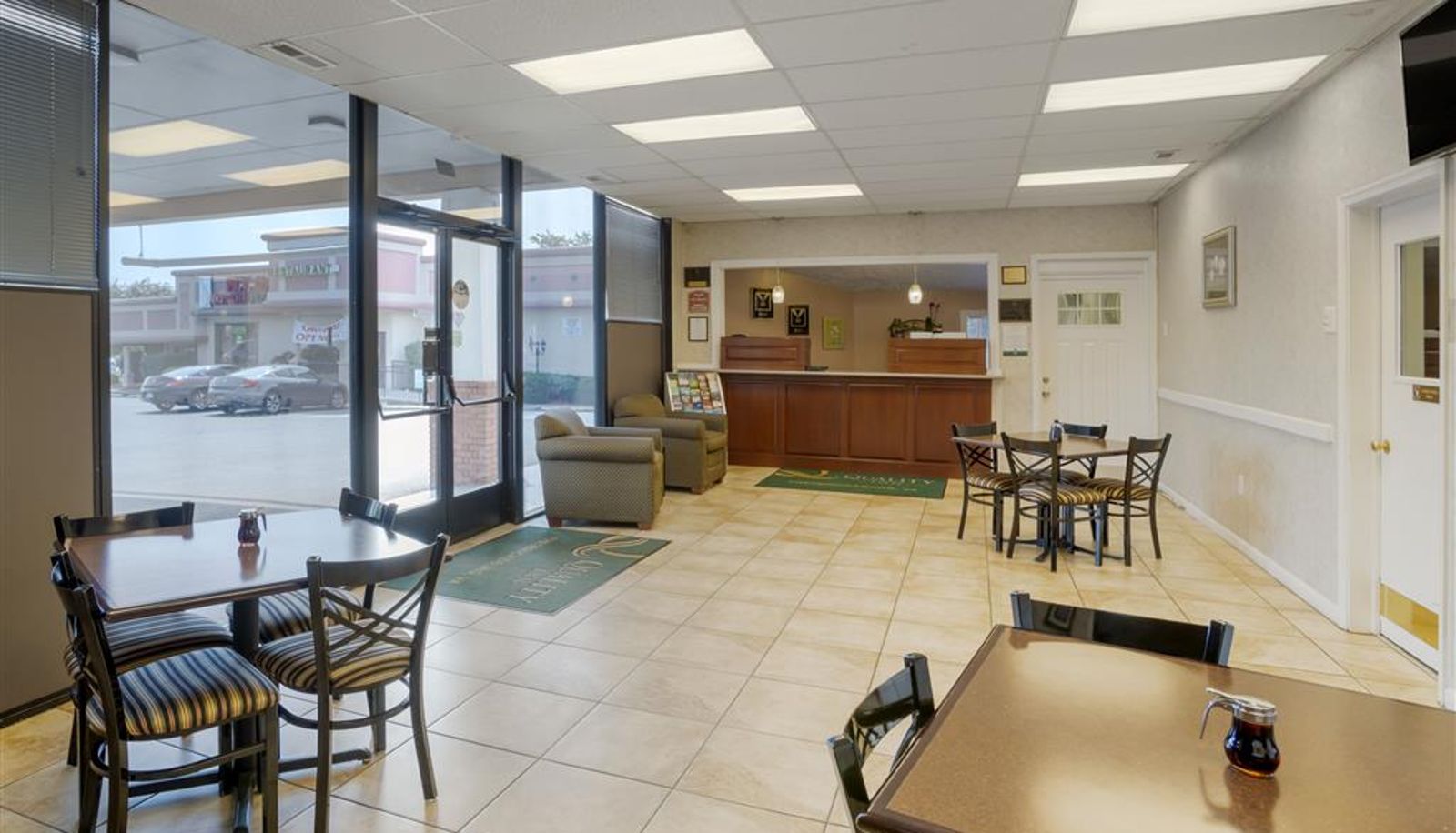 Hall - Quality Inn Fredericksburg near Historic Downtown