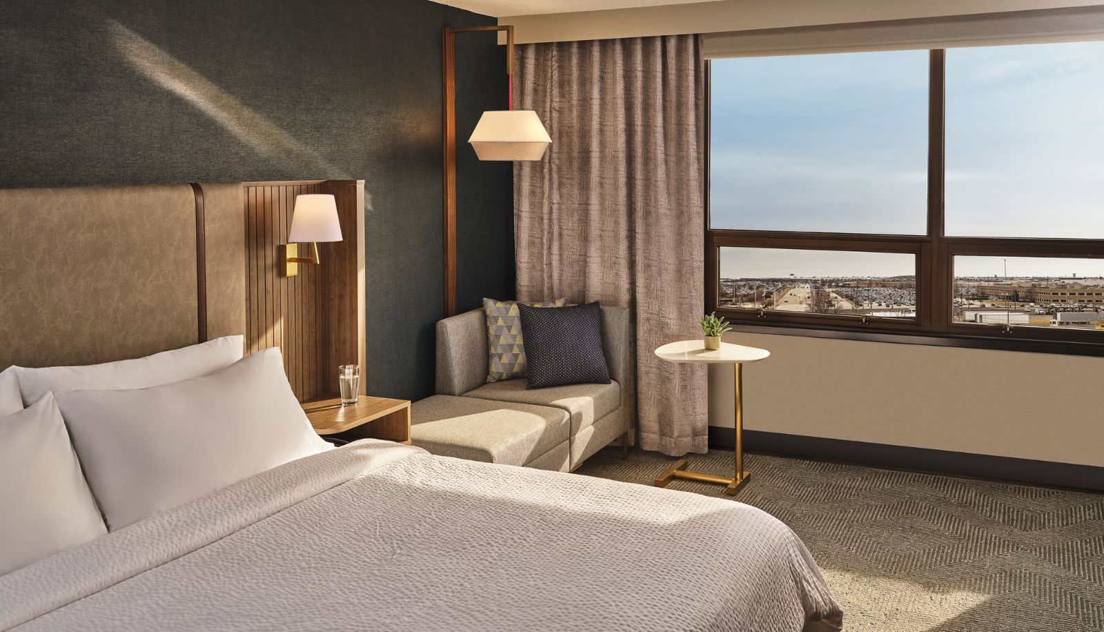 Zimmer - Holiday Inn & Suites RICHMOND - WEST END by IHG