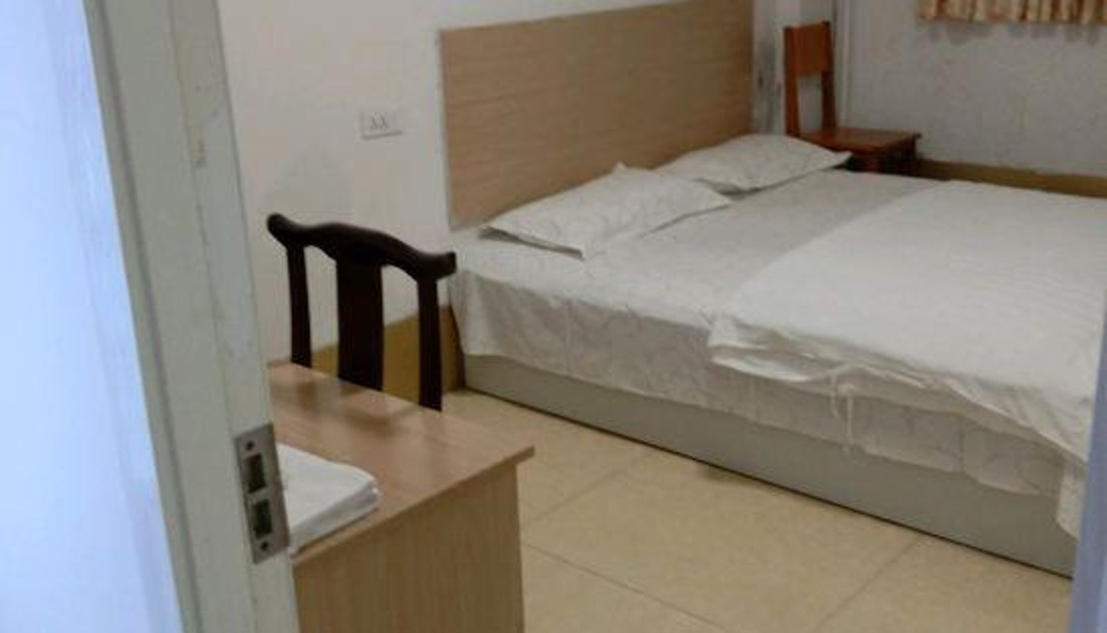 Room - Xiao Hotel (Ten five year old shop)