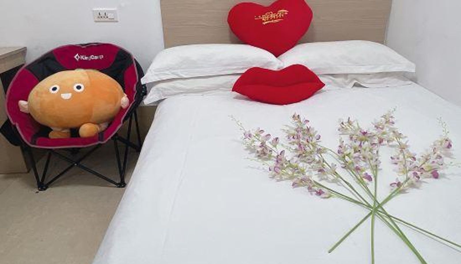 Room - Xiao Hotel (Ten five year old shop)