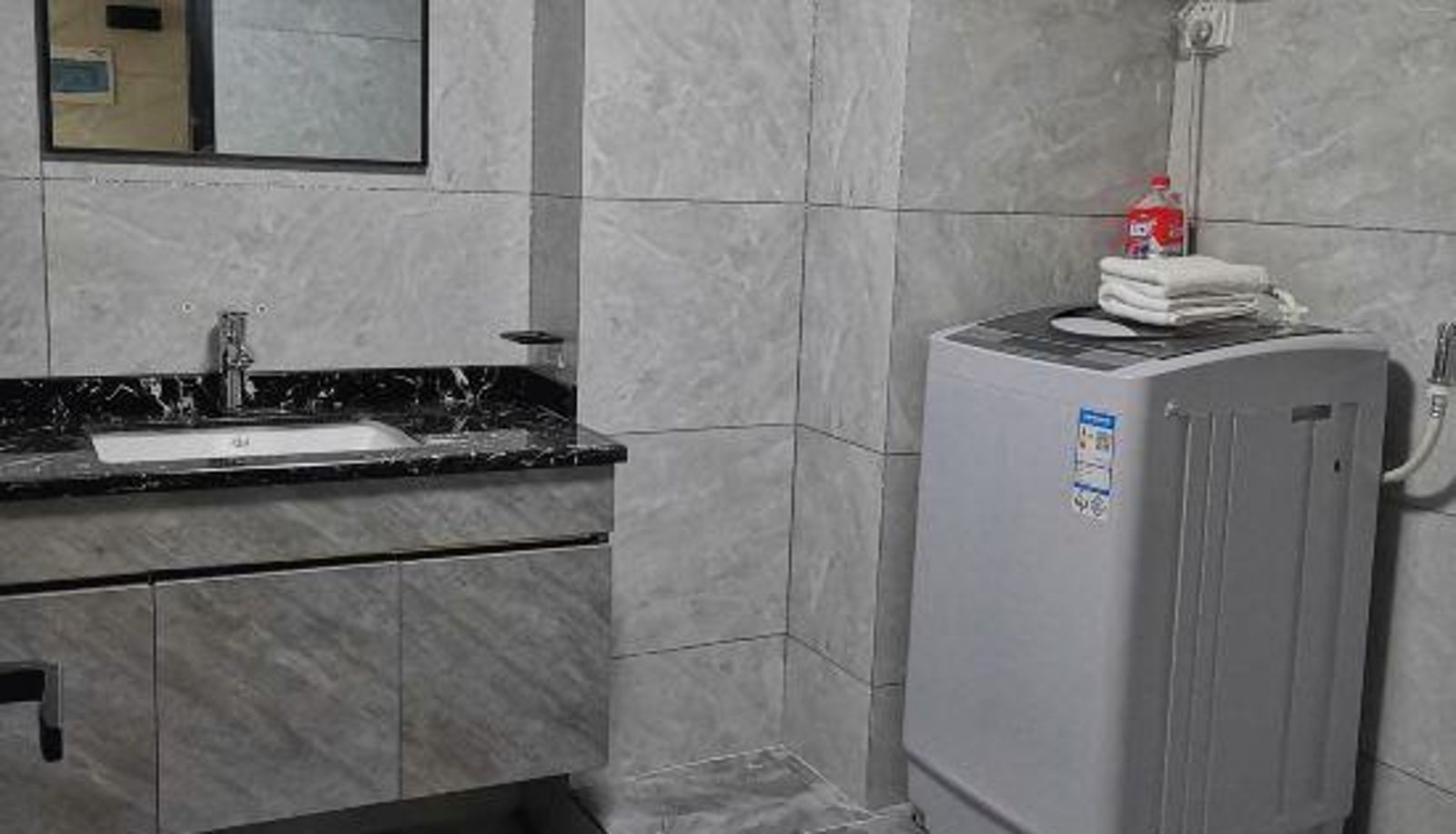 Pokój z balkonem - Zhuangjin Apartment 1(Nanning Nahong Interchange Jinkai Road Subway Station Branch)