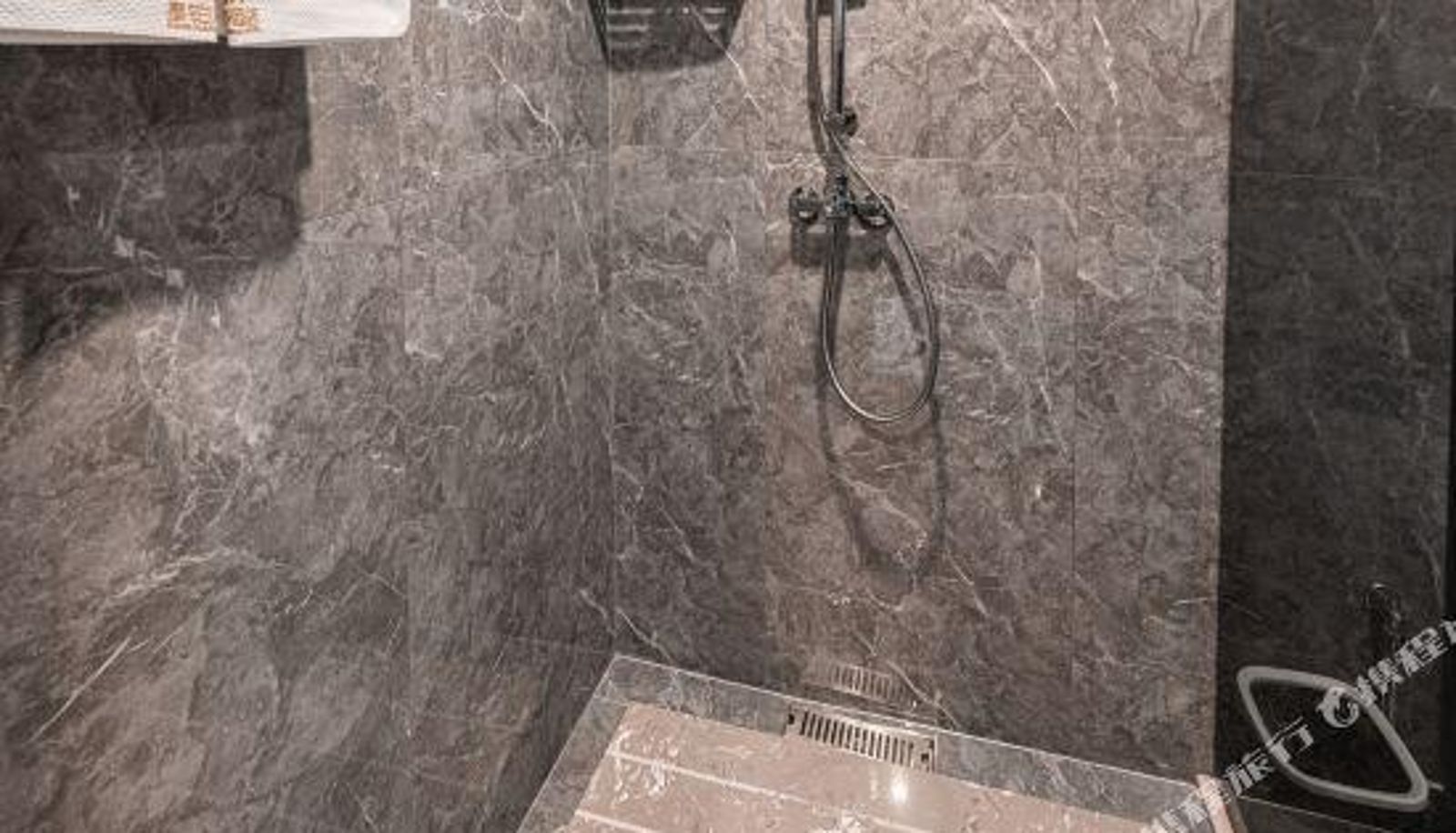 Room - HUANG PLATINUM HOTEL