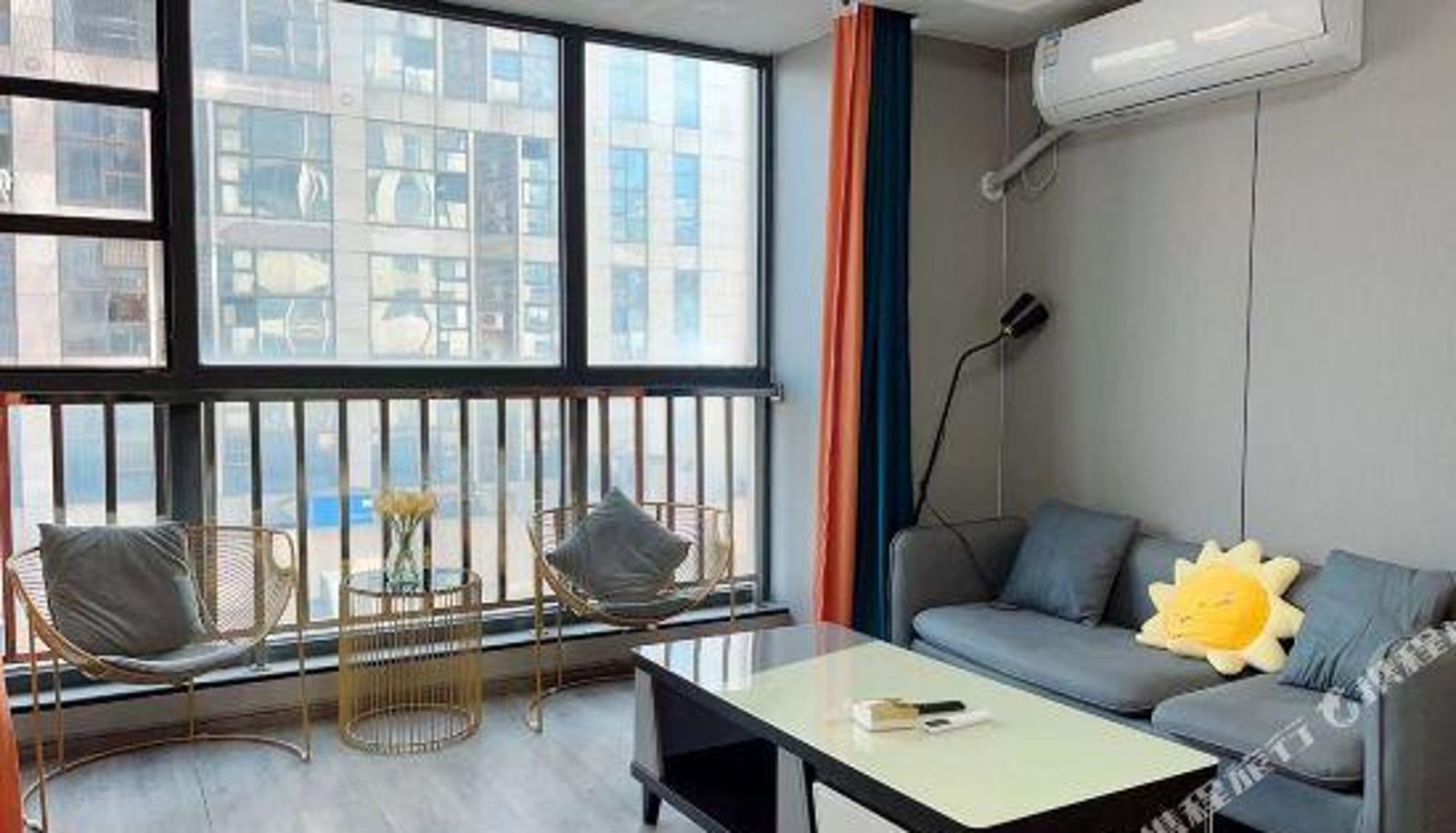Camera business - Sunny Holiday Apartment