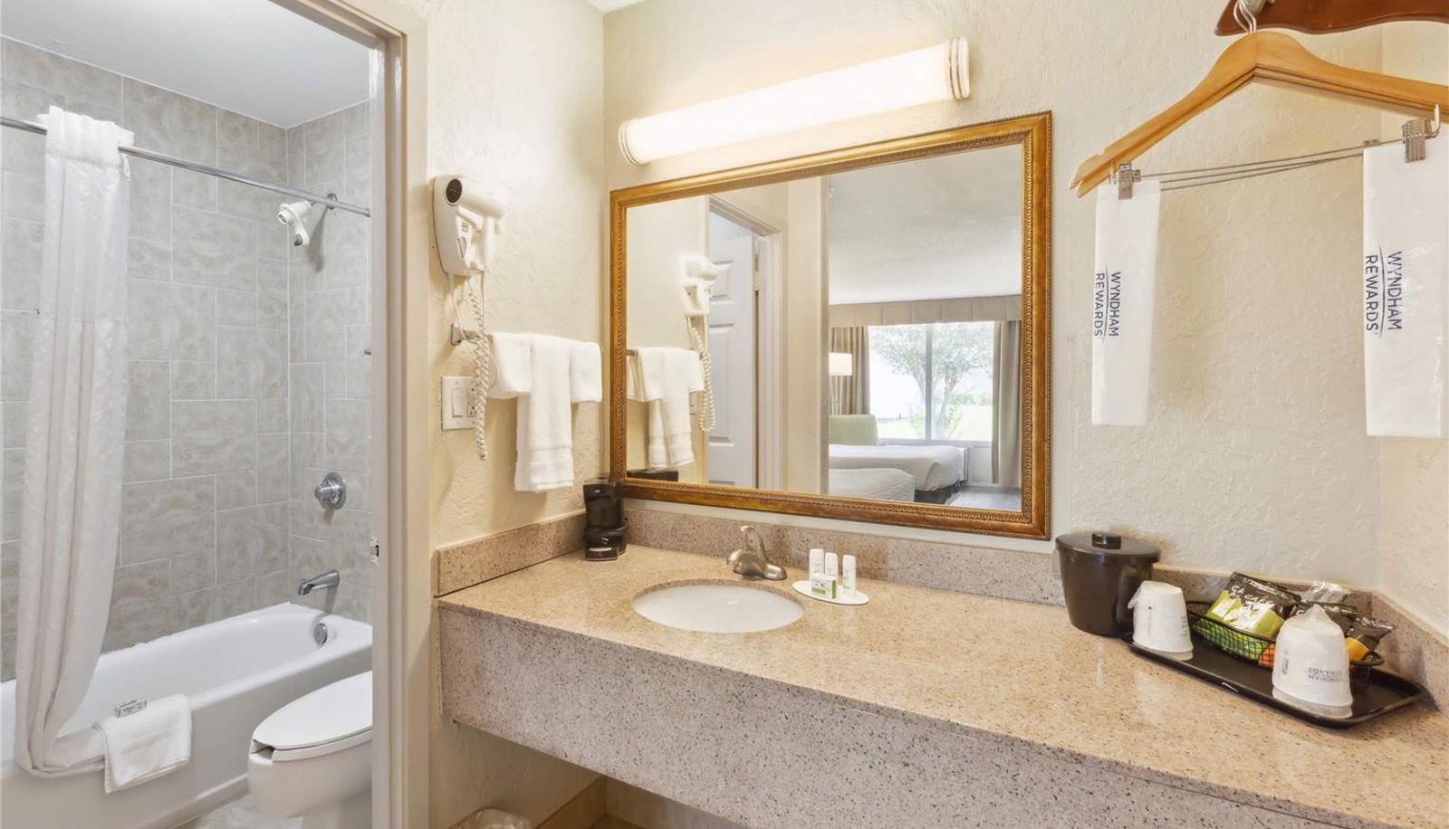 Room - Ramada by Wyndham Houma