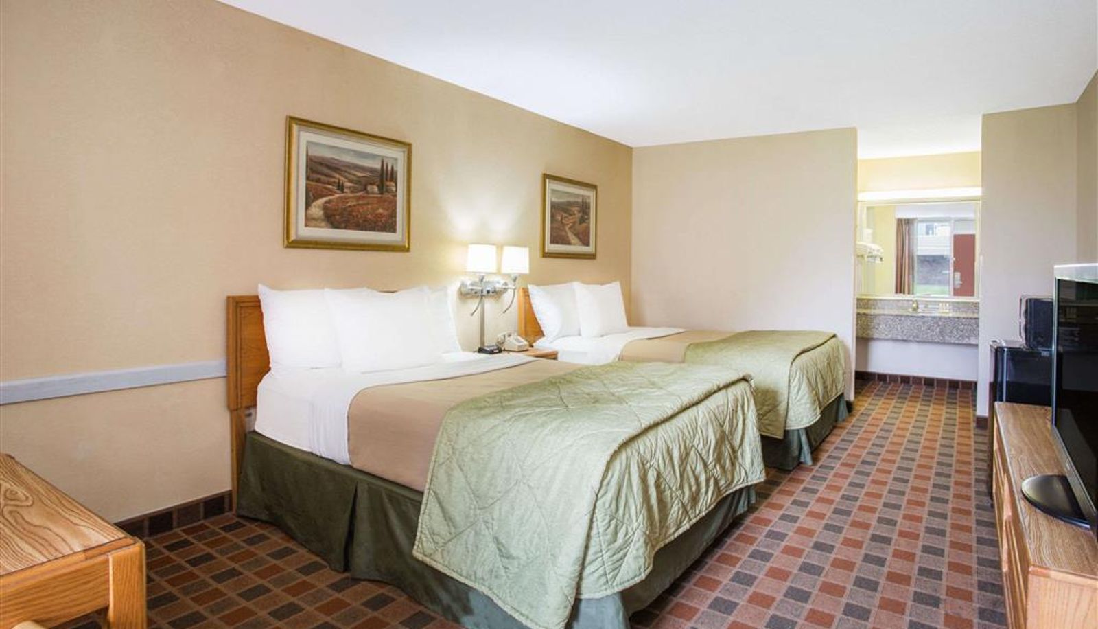 Room - Ramada by Wyndham Wytheville