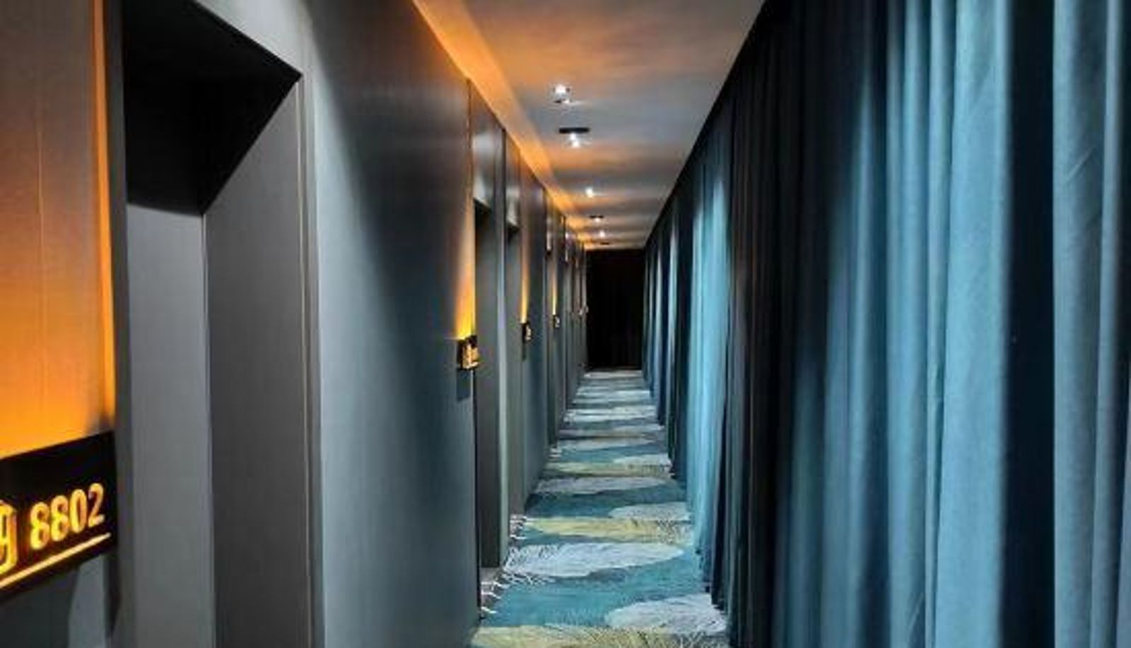 Camera business - Luoyang 1828 Peninsula Hotel (Mudan Plaza Shanghai Market Branch)