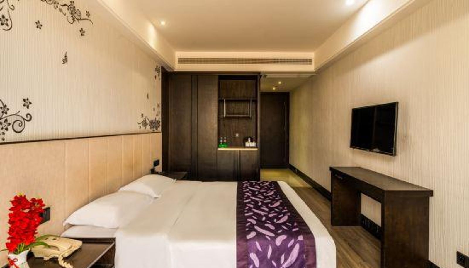 Zimmer - Yatai Jinrui Hotel (Jingzhou Yuqiao Night Market Traditional Chinese Medicine Hospital Store)
