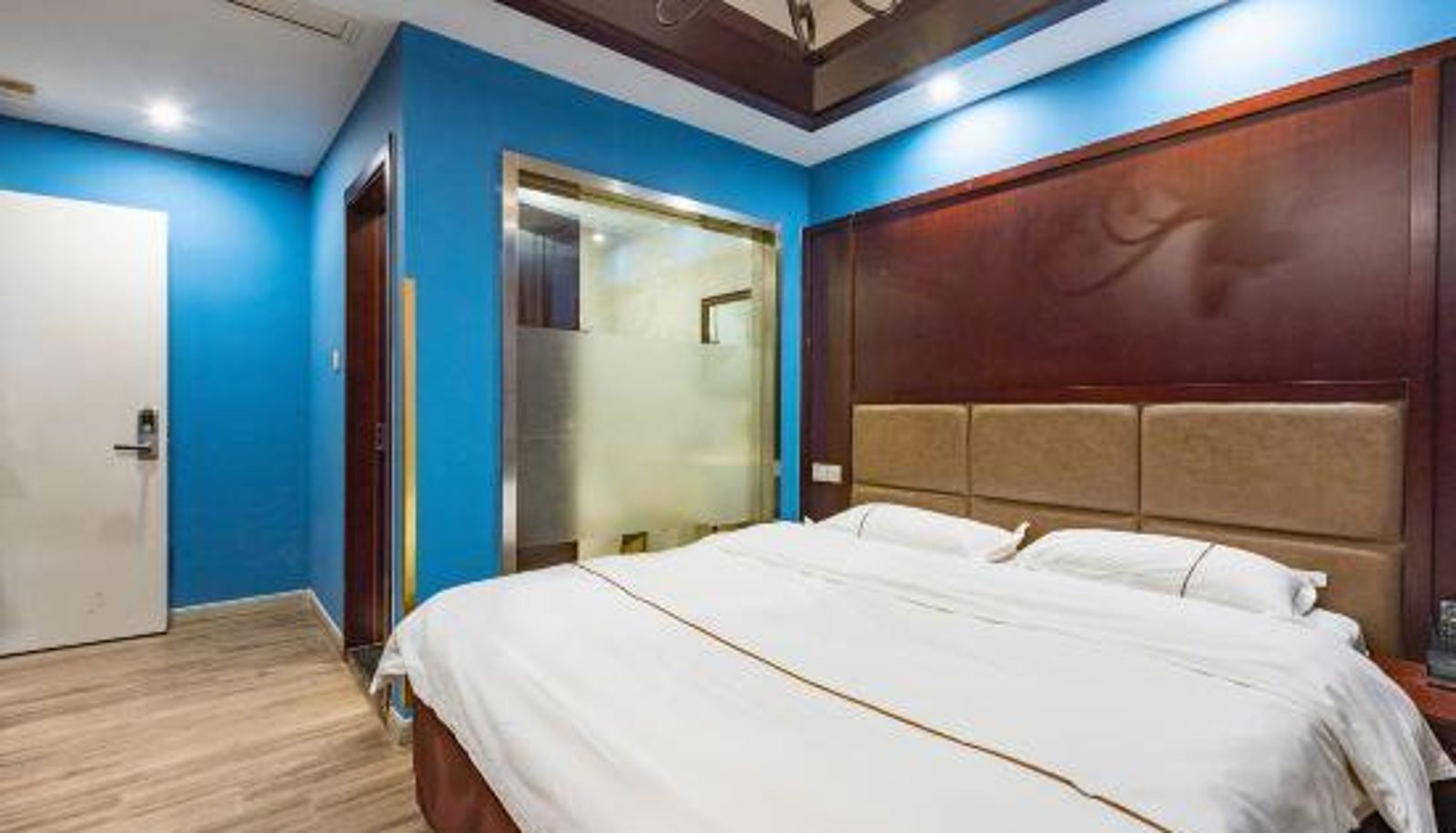 Camera - Jiangyin Beautiful Boutique Theme Hotel