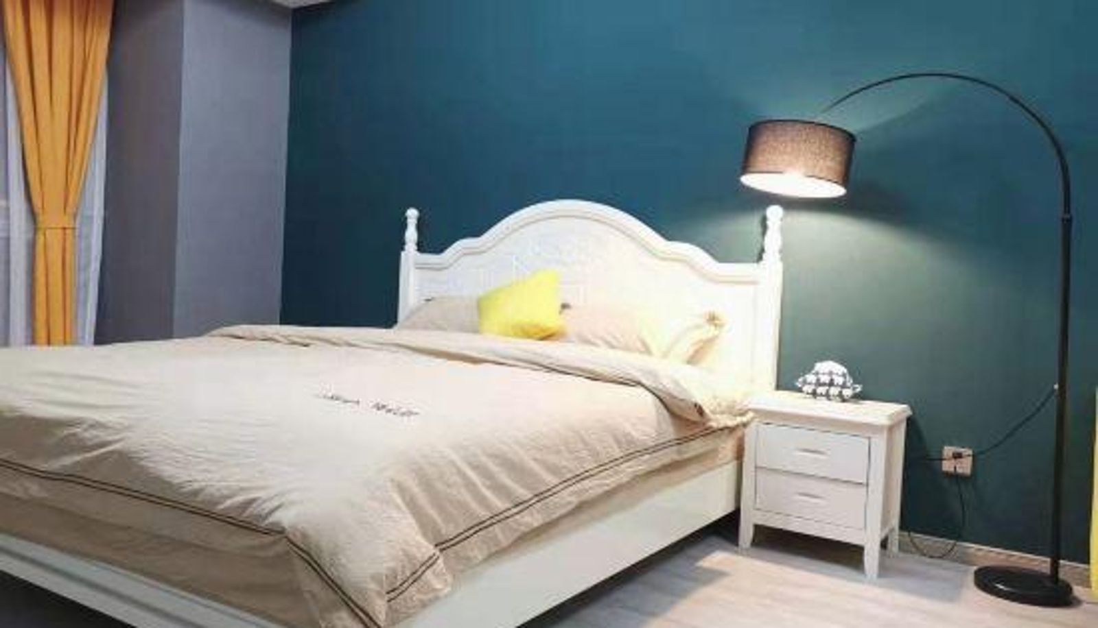 Room - FAKMS apartment
