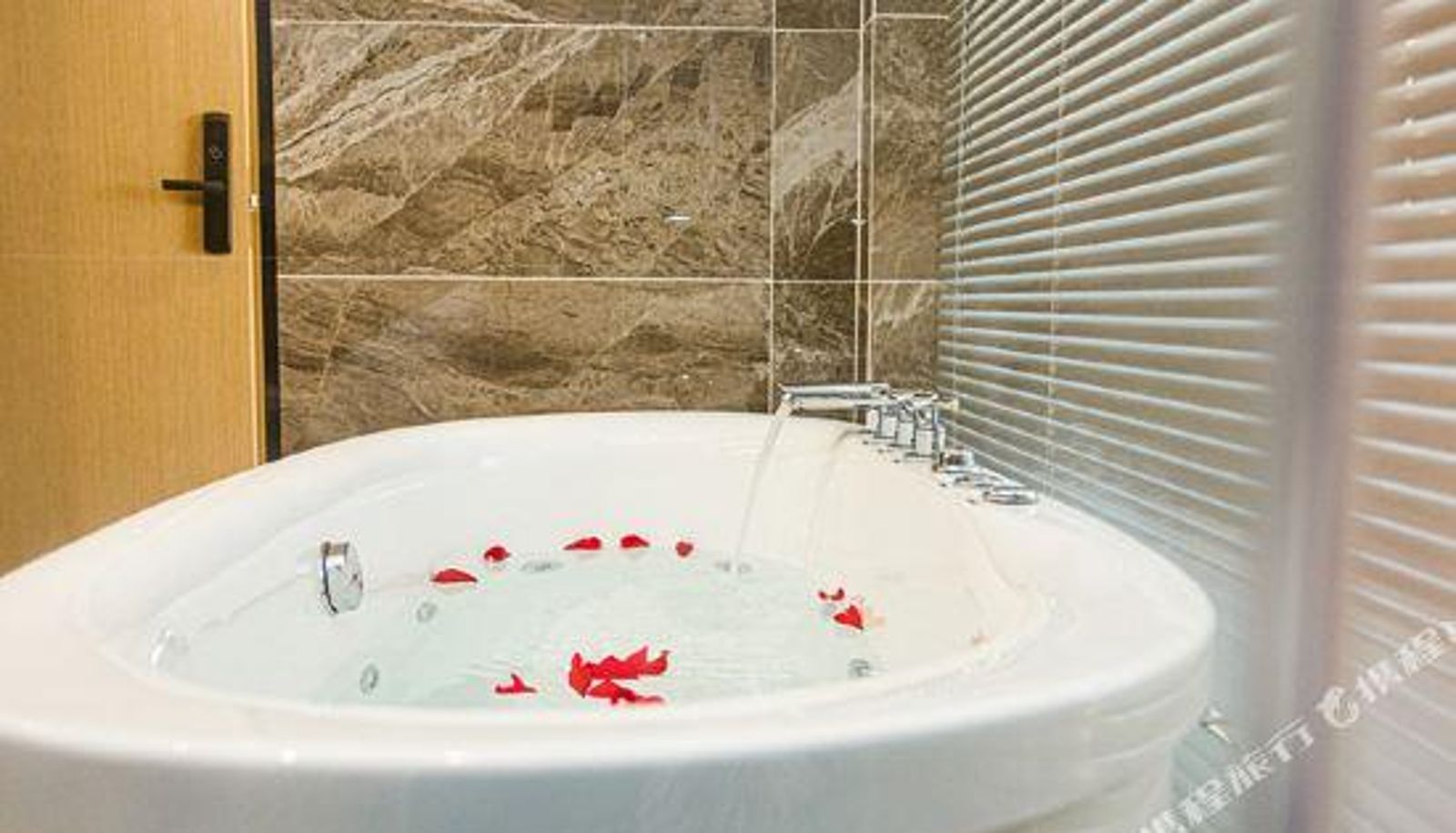 Camera business - Ganzhou Economic Development Zone) Dingfeng Times Hotel (Wanda Plaza Branch