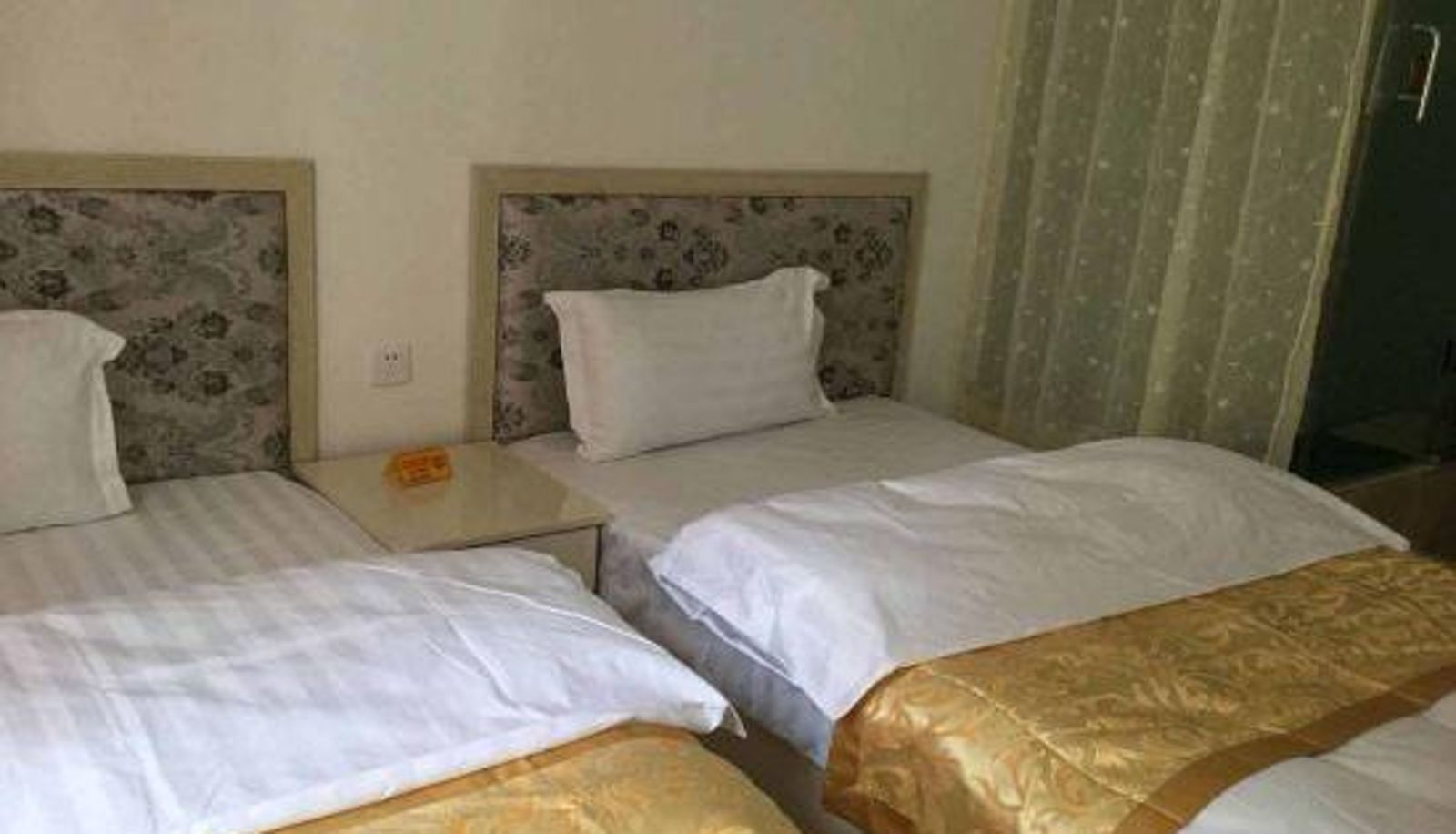 Zimmer - Deyang Commercial Hotel