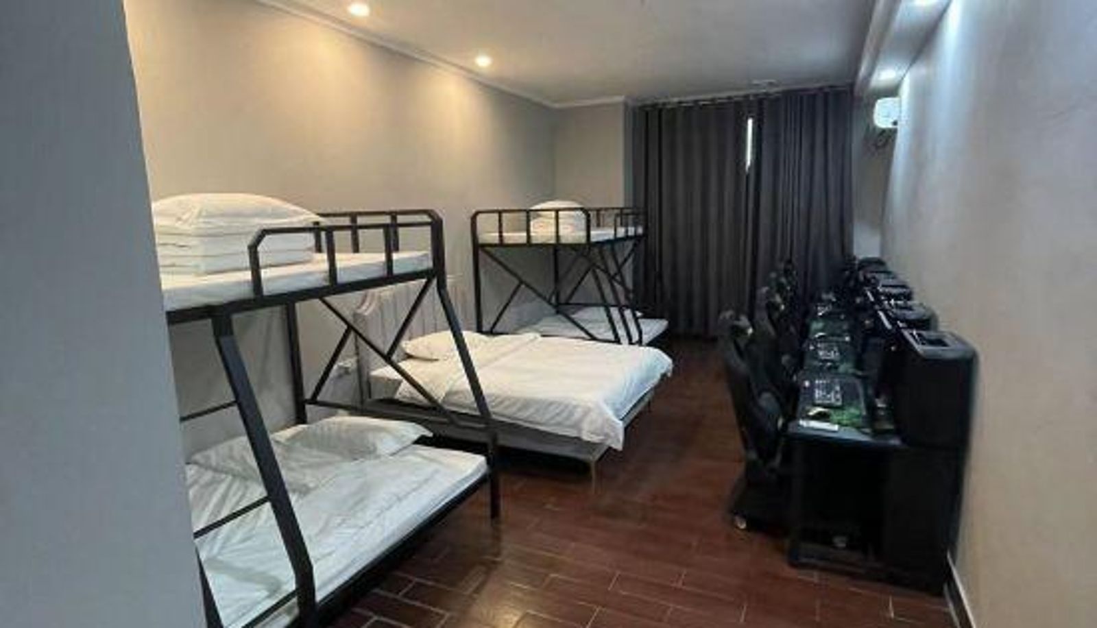 Zimmer - Hapi E-sports Apartment