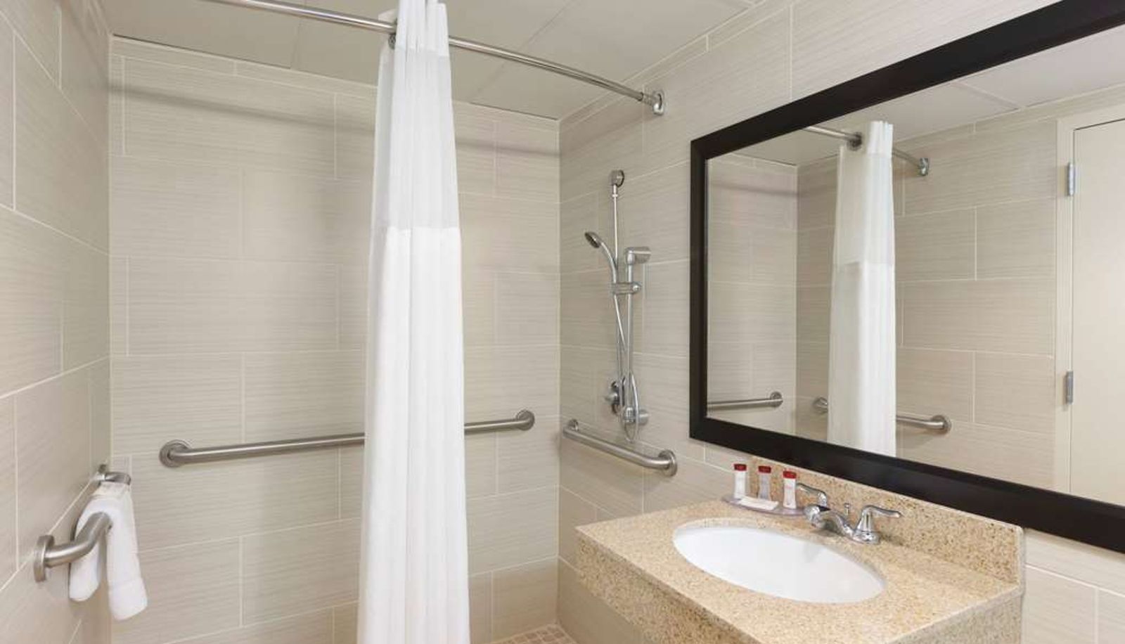 Room - Ramada by Wyndham Rochelle Park Near Paramus