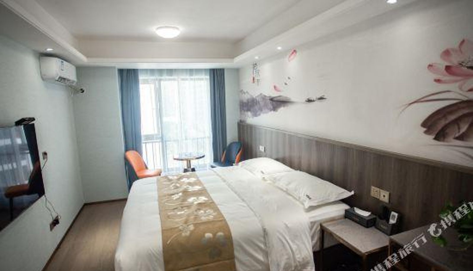 Room - Tinya Apartments