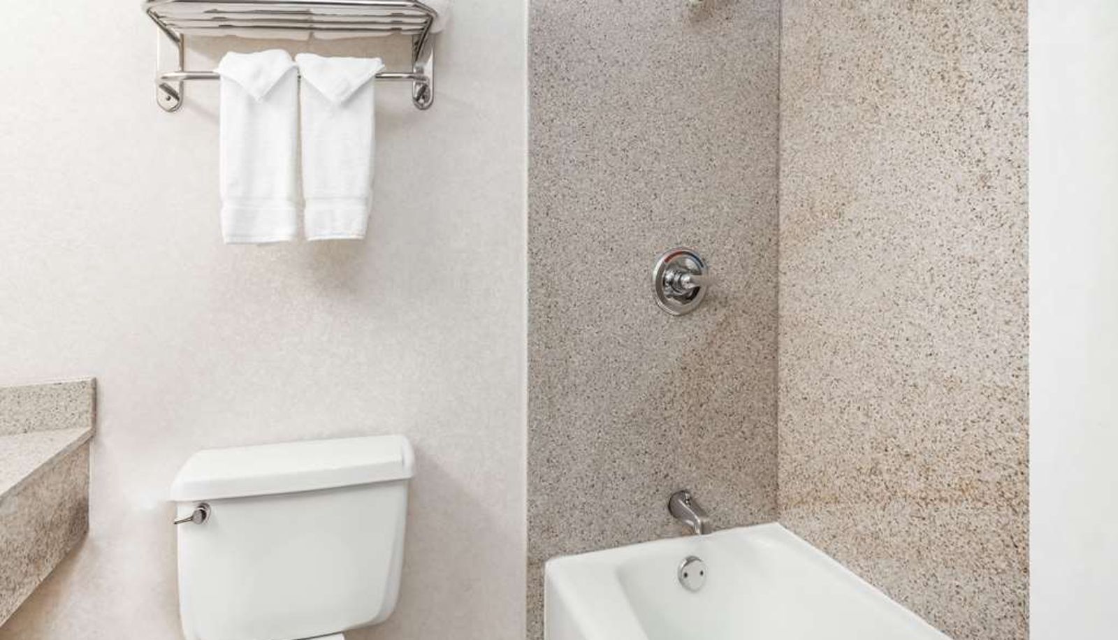 Zimmer - Baymont by Wyndham Queensbury / Lake George