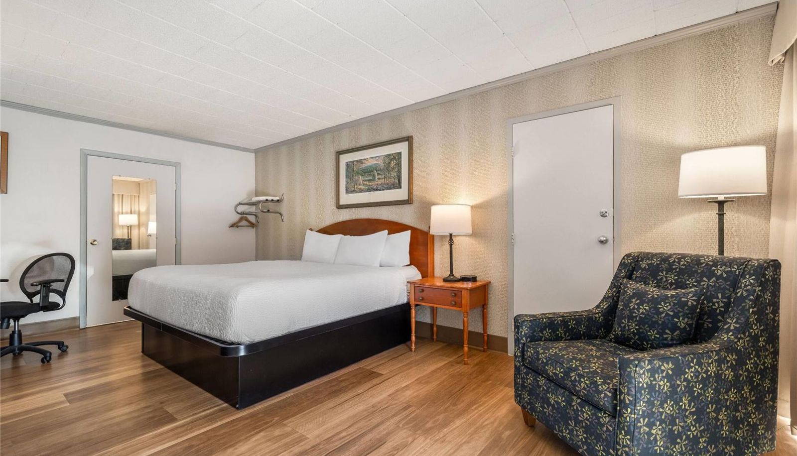 Room - Ramada by Wyndham State College Hotel & Conference Center