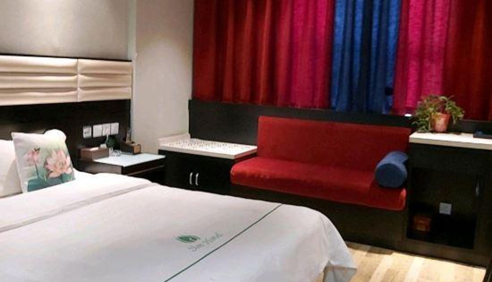 Zimmer - Water Lotus Hotel (Anyang Wanda Plaza Country Garden Tianhui Branch)