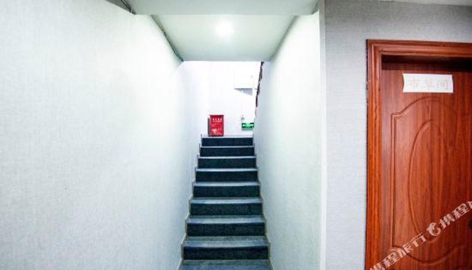 Reception - Tiantian Hotel (Guiyang Railway Station Store)