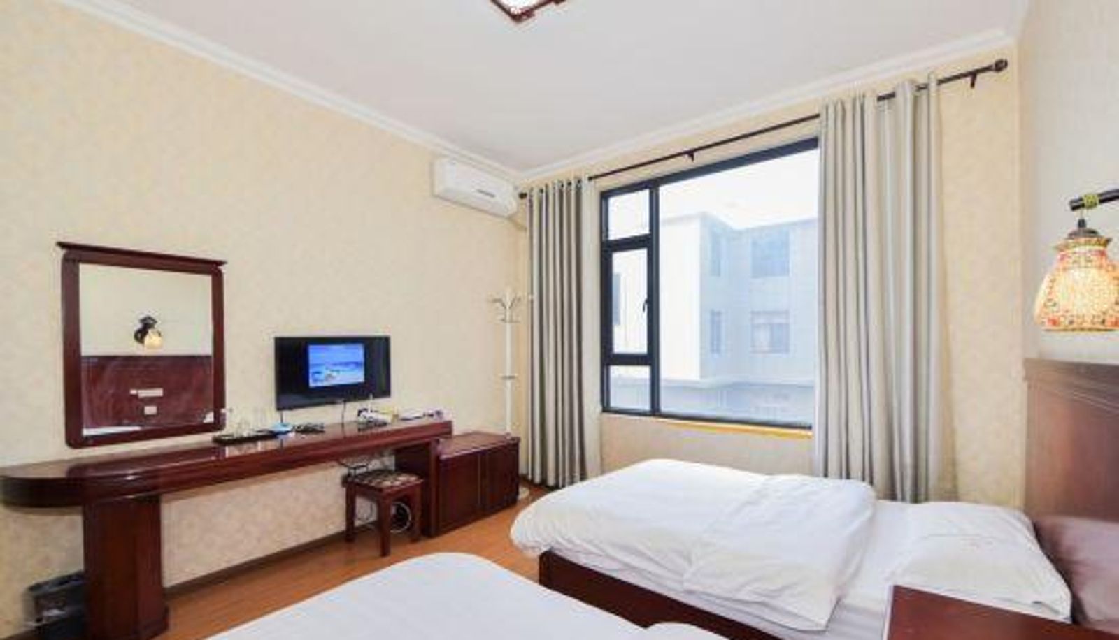 Kamer - Dali Xinquan Business Hotel