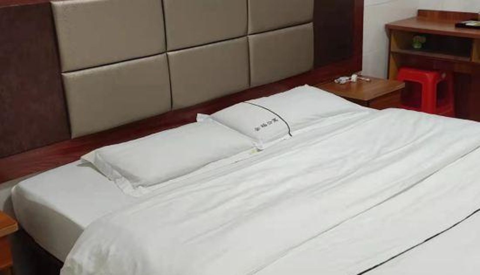 Zimmer - Guangzhou Jinfu Hotel