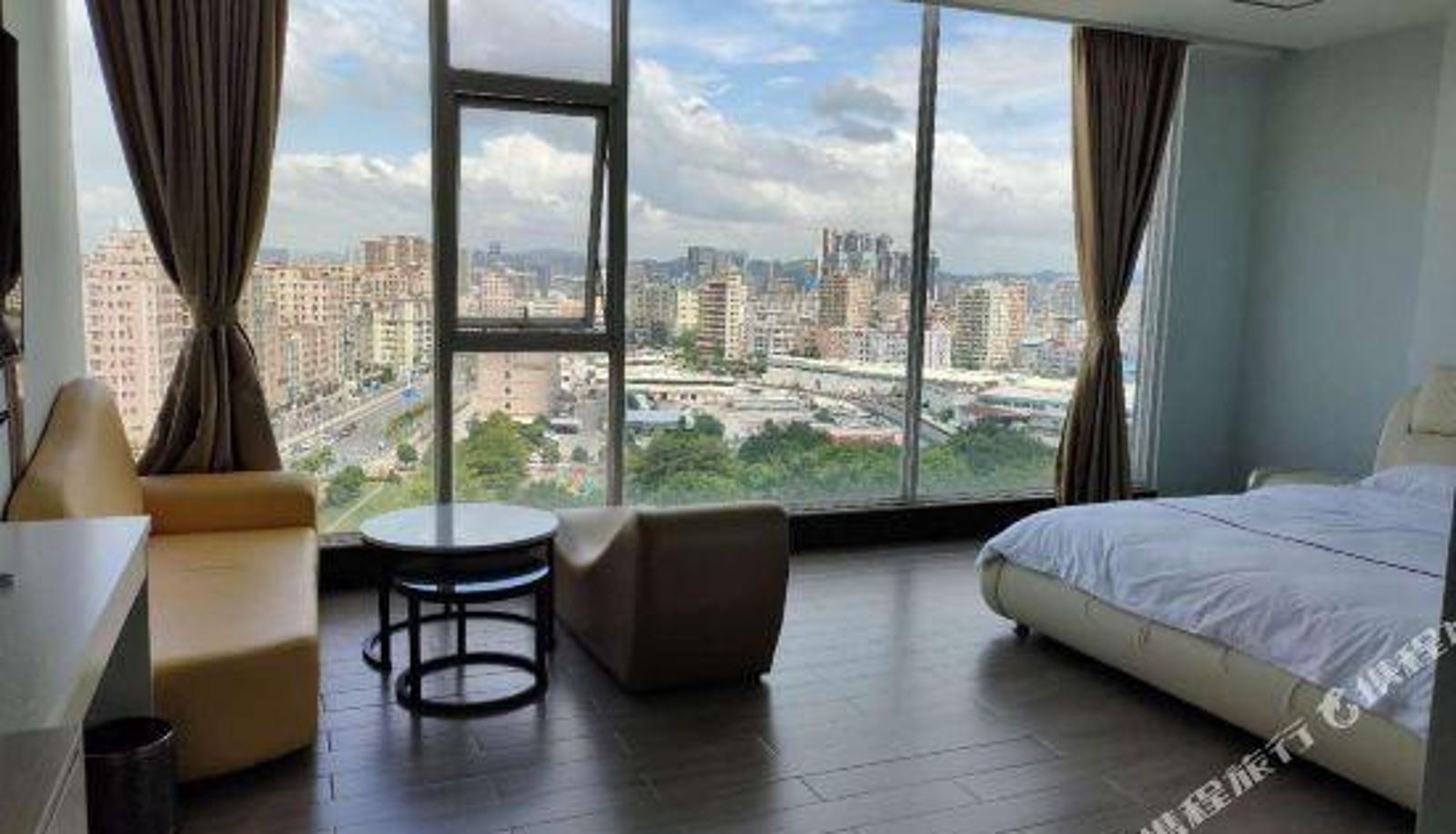 Camera - Shenzhen Xinguang Apartment