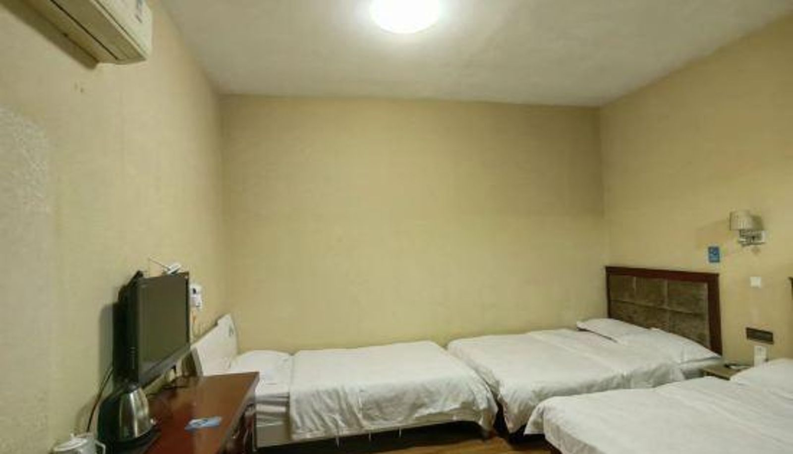 Zimmer - Wellcome Hotel (Jitouqiao Metro Branch)