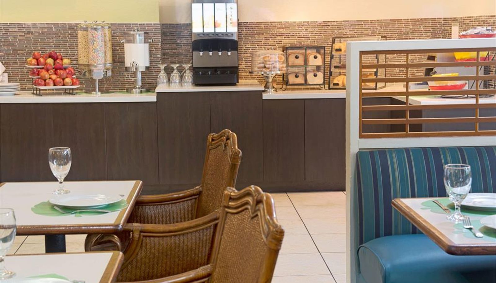 Info - Ramada by Wyndham Fort Lauderdale Airport/Cruise Port