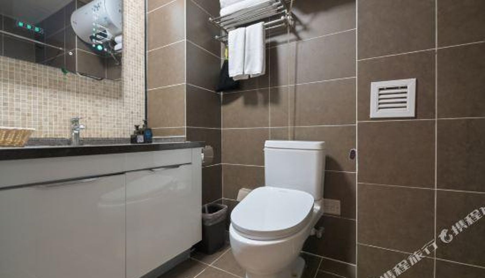 Zimmer - Naisi Smart Apartment