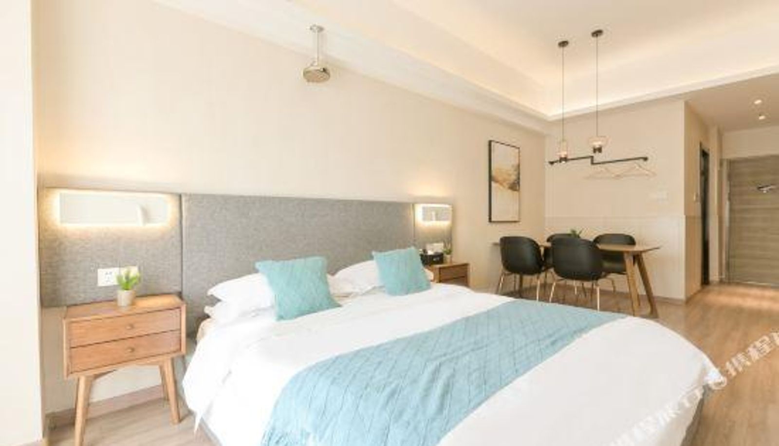 Zimmer - Naisi Smart Apartment