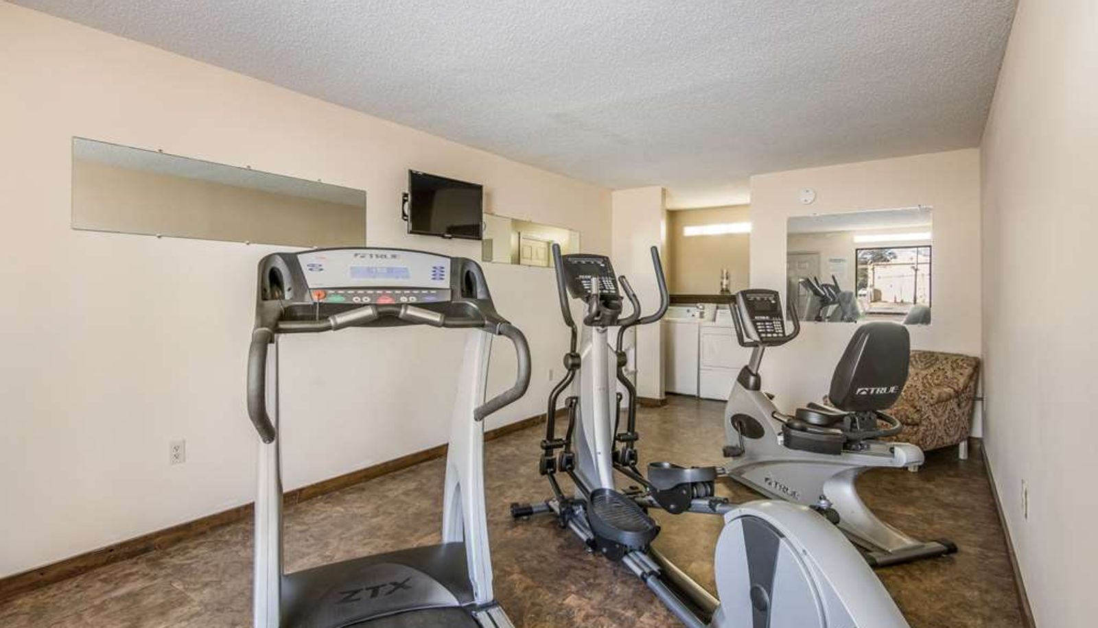 Wellness and fitness area - Red Carpet Inn Dublin