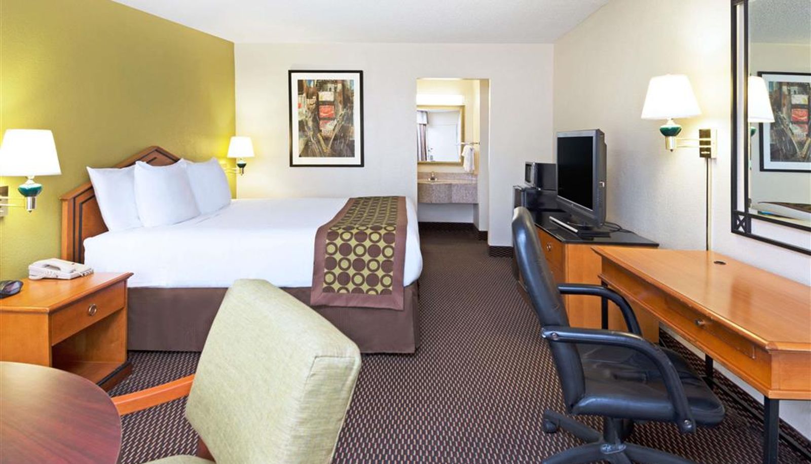 Camera - Ramada by Wyndham Pikesville/Baltimore North