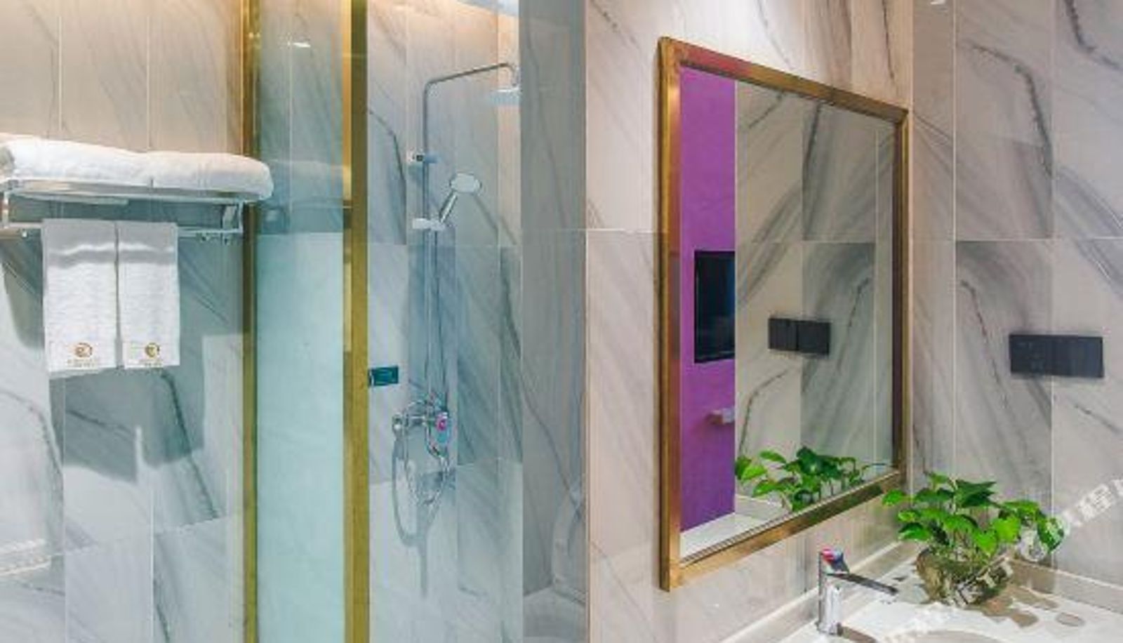 Pokój z balkonem - Chongqing Hongrui Hotel
