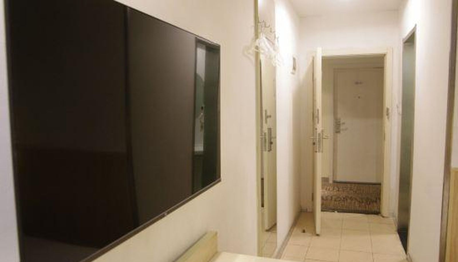 Room - Shanghai Meets Hotel