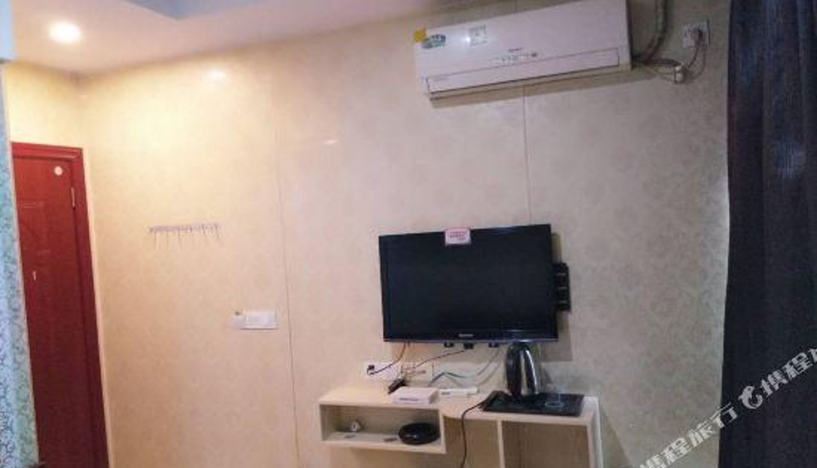 Business-kamer - Yibai Liangpin Hotel (Pediatric Hospital Store at Shanghai Gudai Road Subway Station)