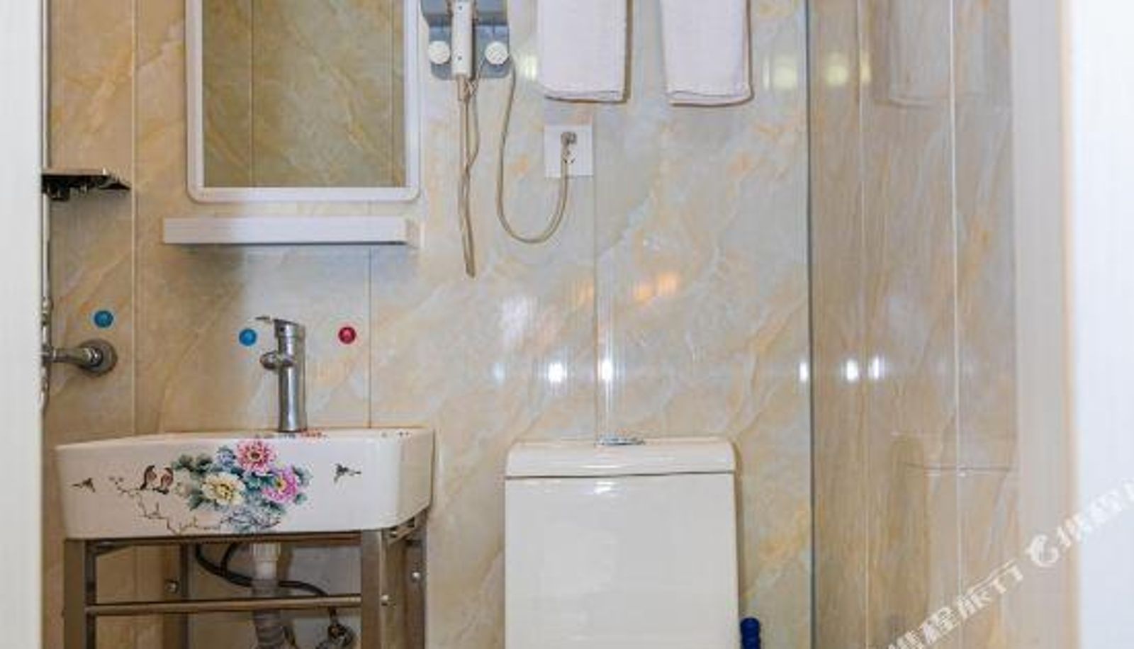 Room - Yibai Liangpin Hotel (Shanghai Caoan Highway Zhenxin Xincun Subway Station Store)