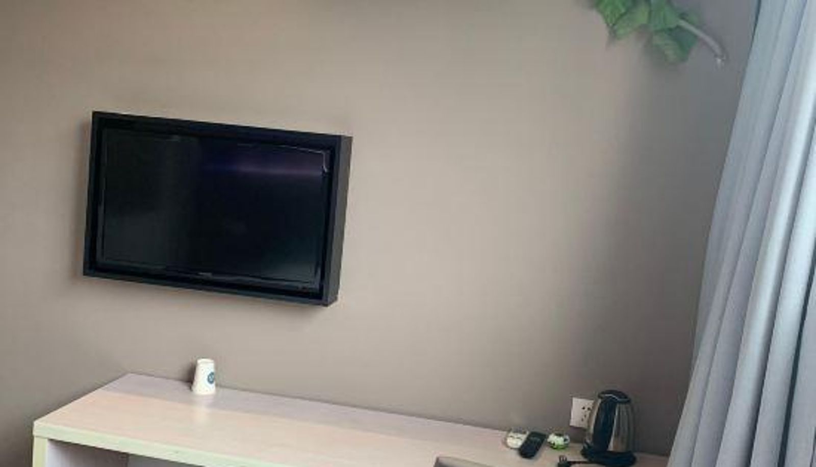 Business room - Shanghai)  Tianshan  Bingu Square Yibai Chain Hotel (Weining Road Subway Station Store